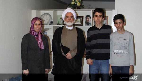 karroubi_momeniWife.jpg